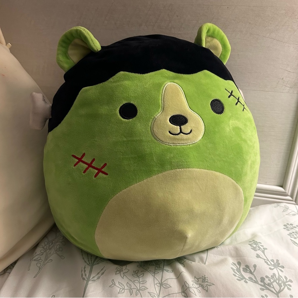 SOLD ON DEPOP Len the Frankenstein 16” original Squishmallow🔩